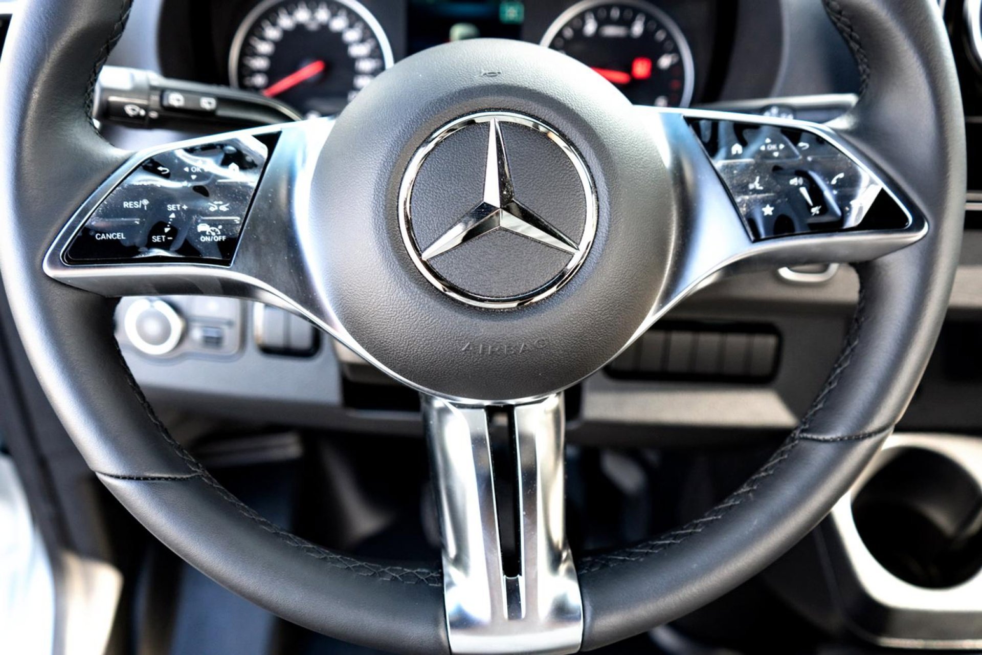 New 2025 high-tech silver metallic Mercedes-Benz Passenger 144 WB image 54