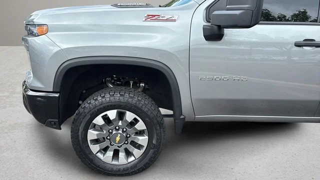 Used 2025 Gray Chevrolet Custom image 33