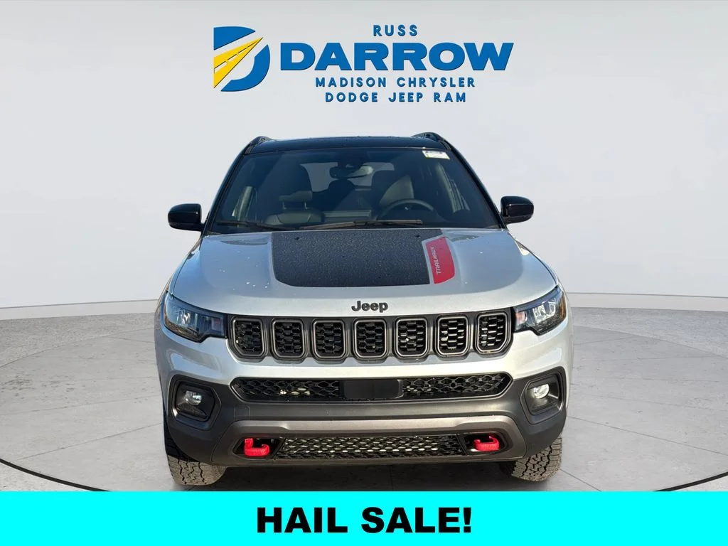New 2026 Silver Zynith Metallic Clear-Coat Exterior Paint Jeep Trailhawk image 8