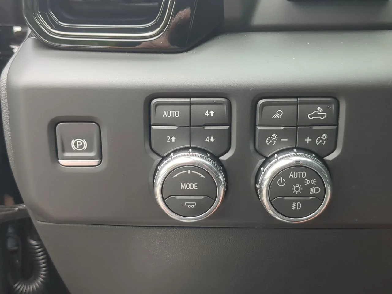 New 2026 Onyx Black GMC AT4X image 18