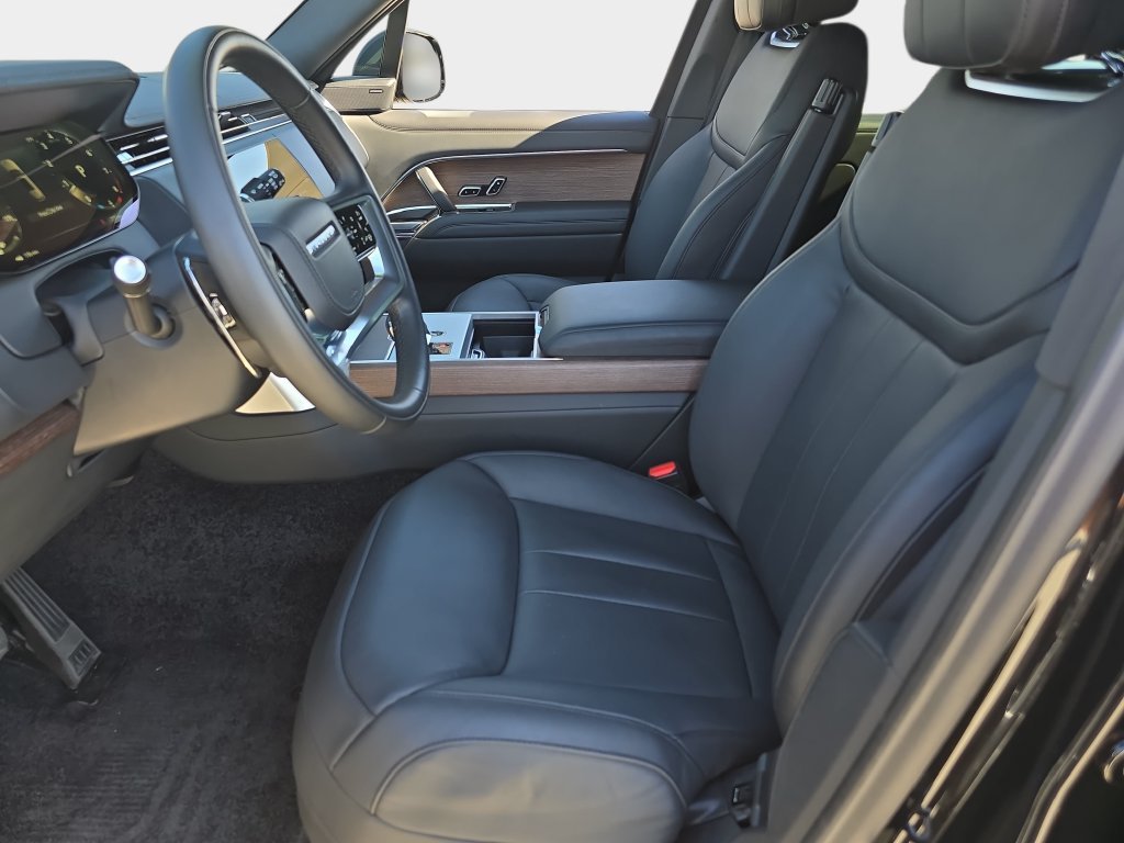 Certified Used 2025 Black Land Rover SE image 17