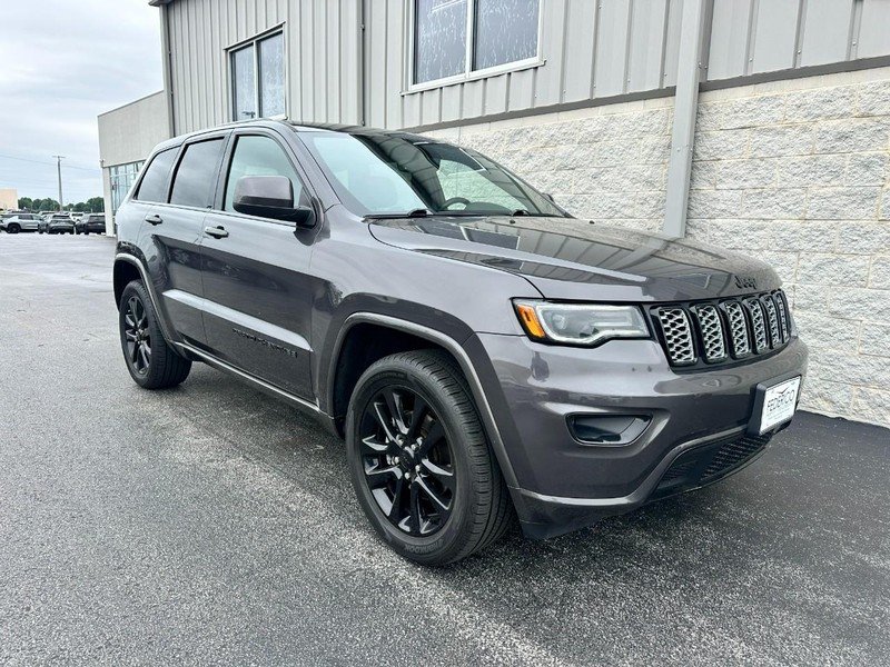 Used 2020 Granite Crystal Metallic Clearcoat Jeep Altitude 4x4 image 2
