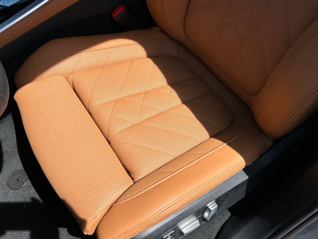 New 2026 Skyscraper Grey Metallic BMW xDrive40i image 15