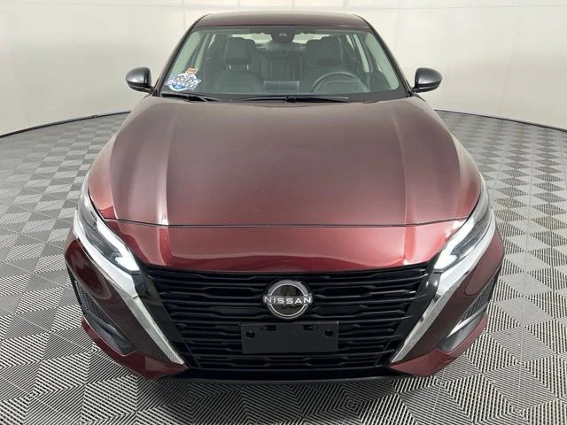 Used 2025  Nissan 2.5 SV image 2