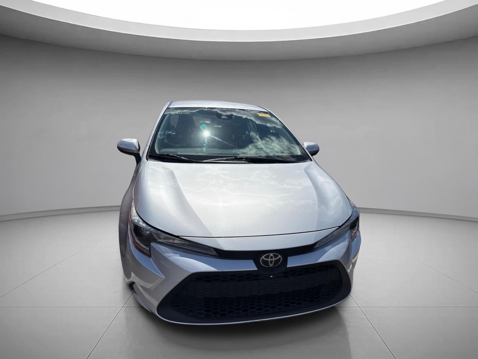 Used 2020 Classic Silver Metallic Toyota LE image 24