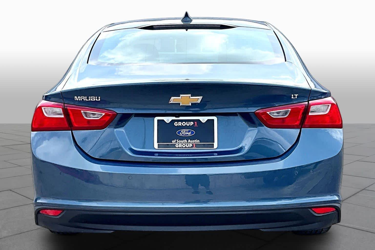 Used 2024 Lakeshore Blue Metallic Chevrolet LT image 5