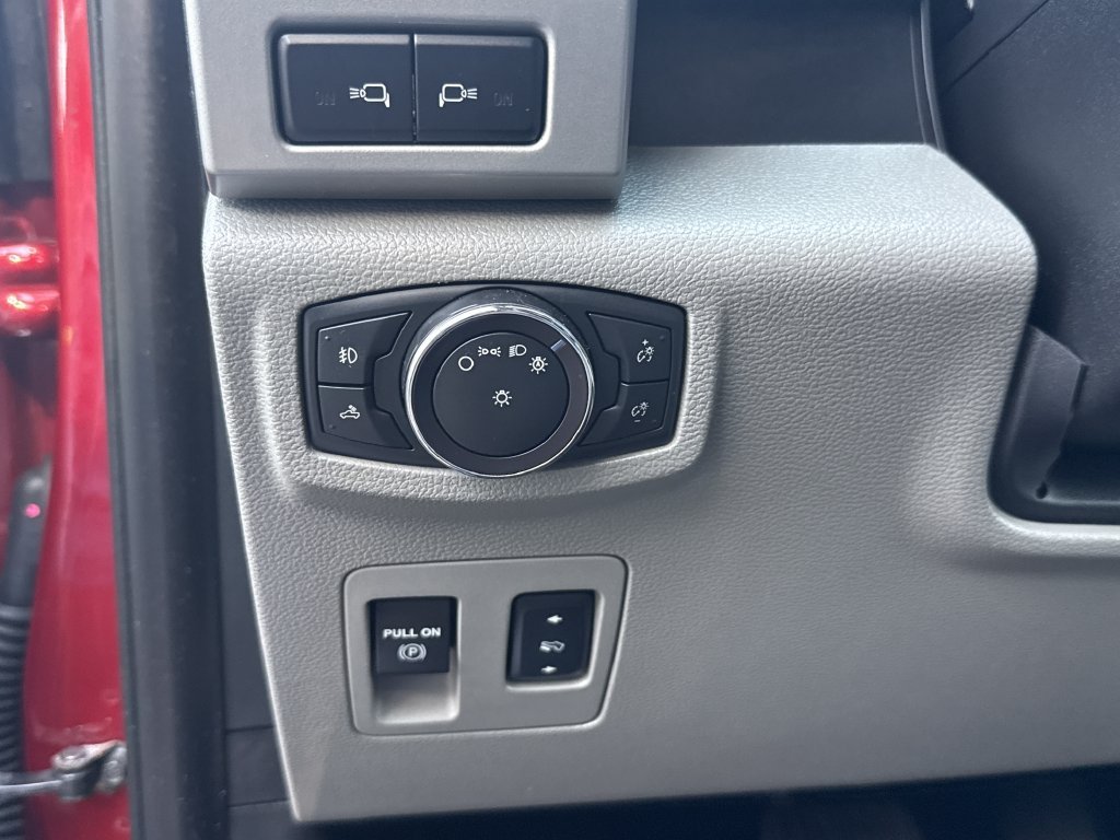 Used 2018 Ruby Red Metallic Ford Lariat image 20