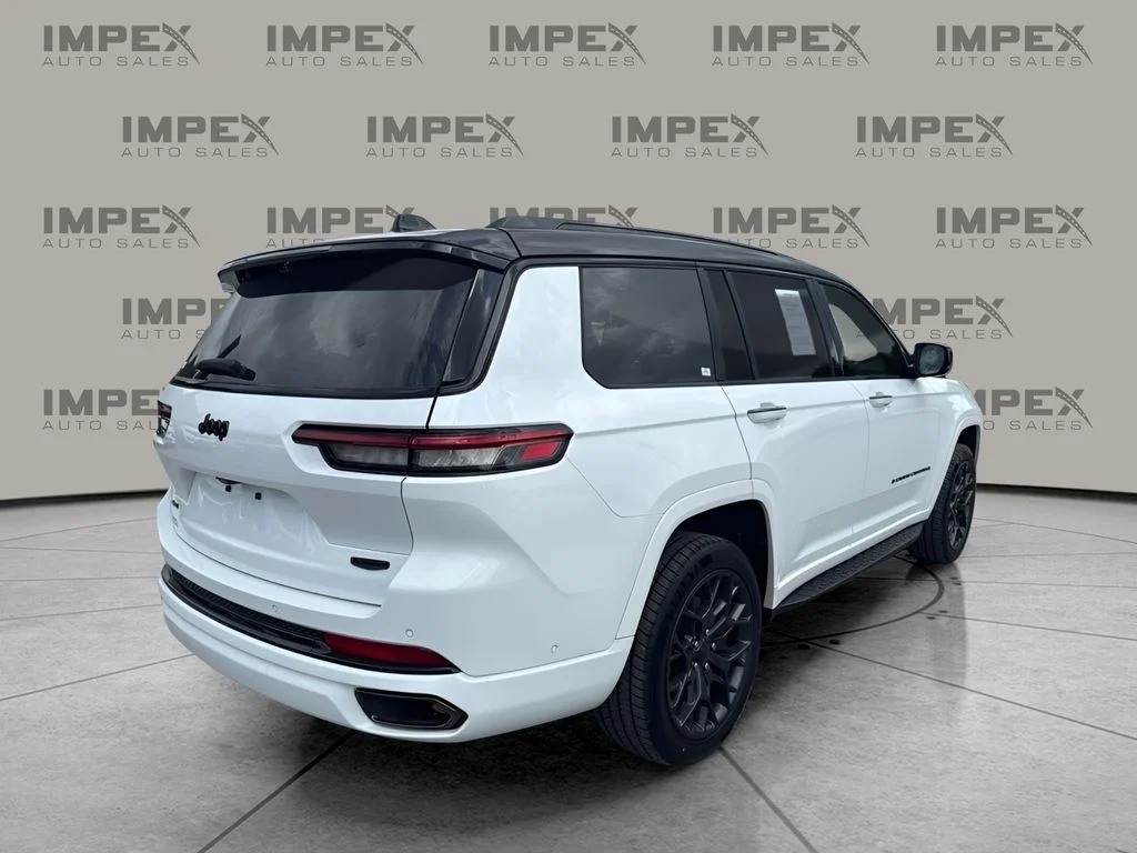 Used 2024 White Jeep Summit image 3