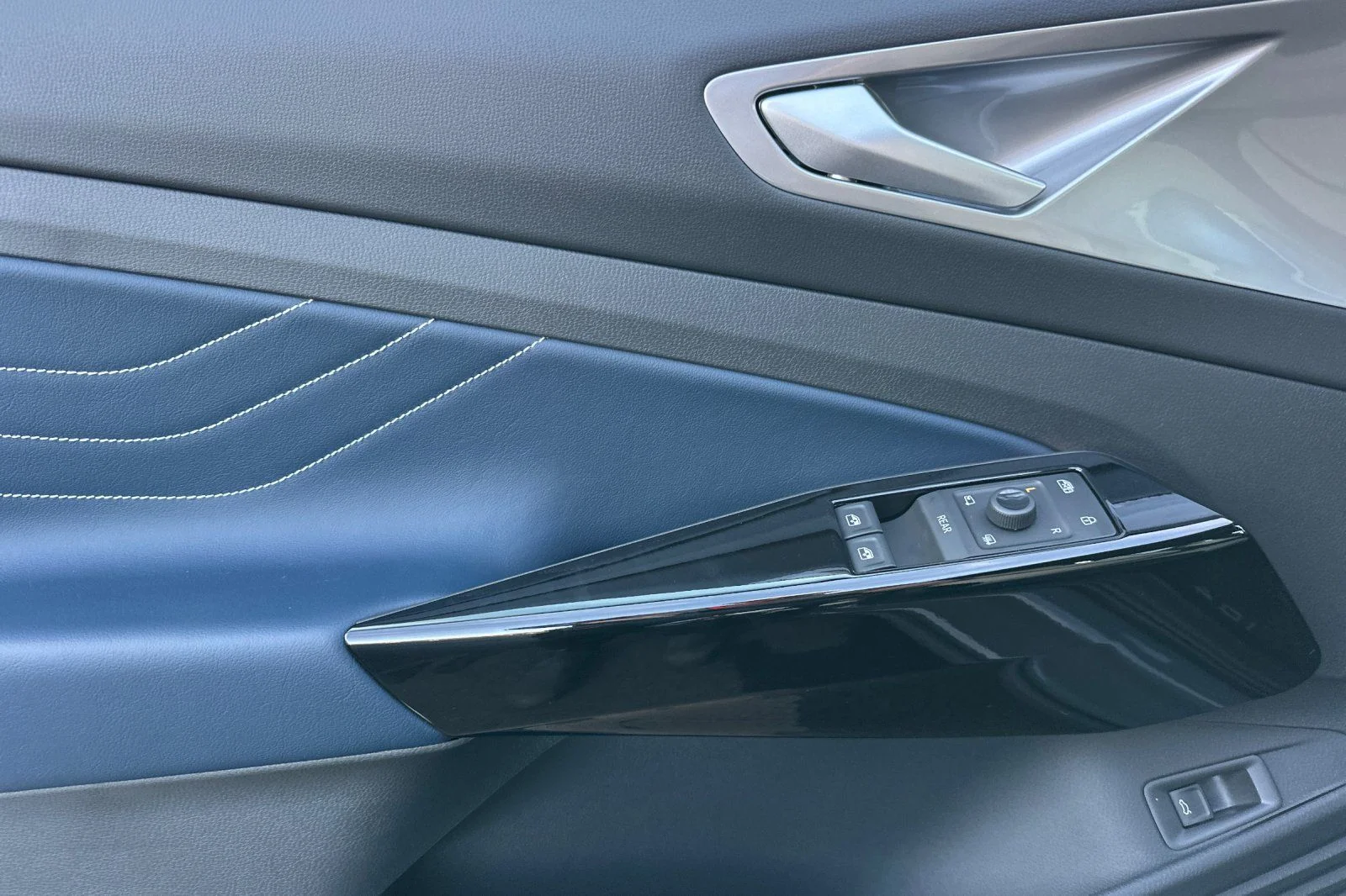 New 2026 Gray Volkswagen Pro S Plus image 10
