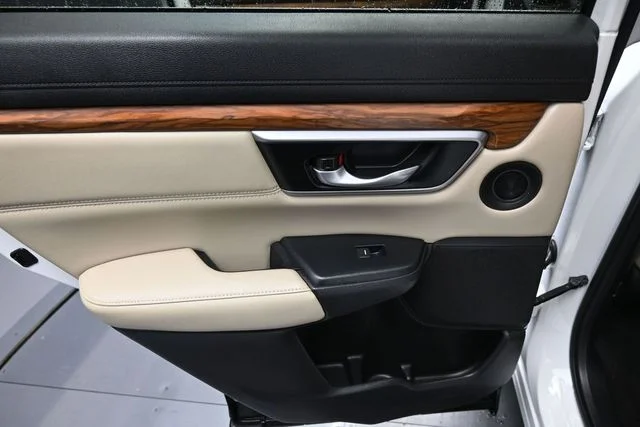 Used 2019 White Honda EX-L image 9