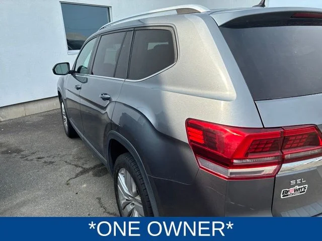 Used 2019 Gray Volkswagen SEL image 3