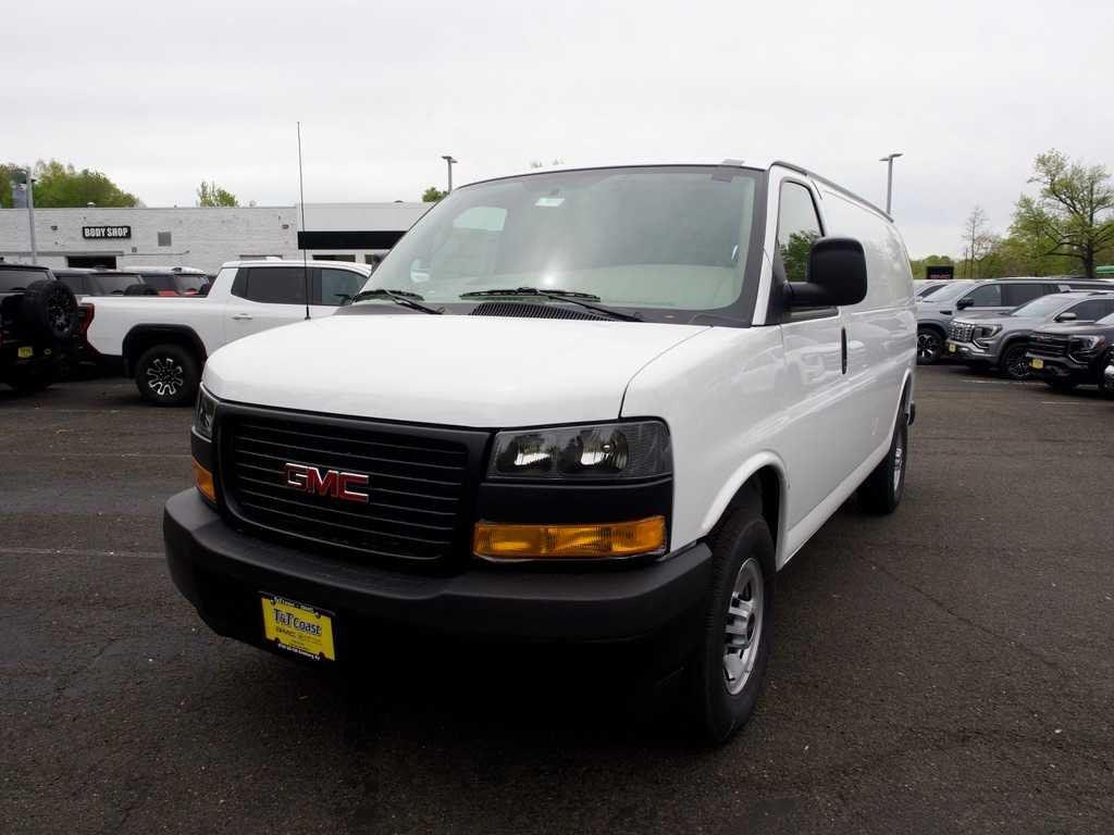 2026 GMC Savana 3500's photo