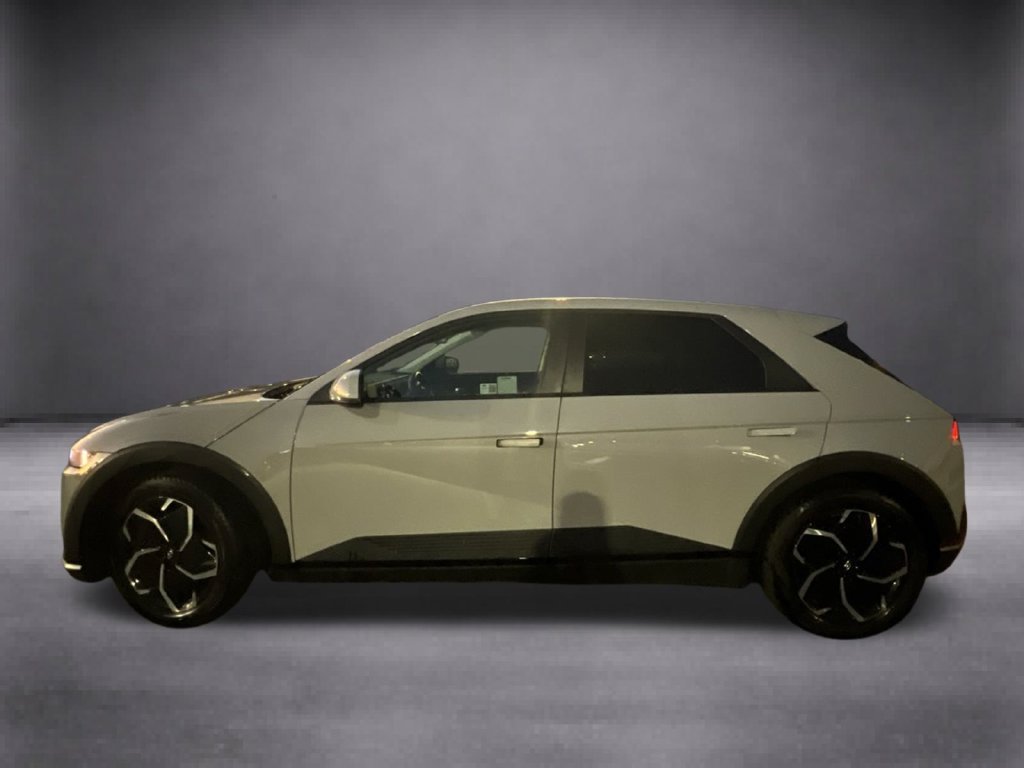 Certified Used 2024 Gray Hyundai SE Standard Range image 6