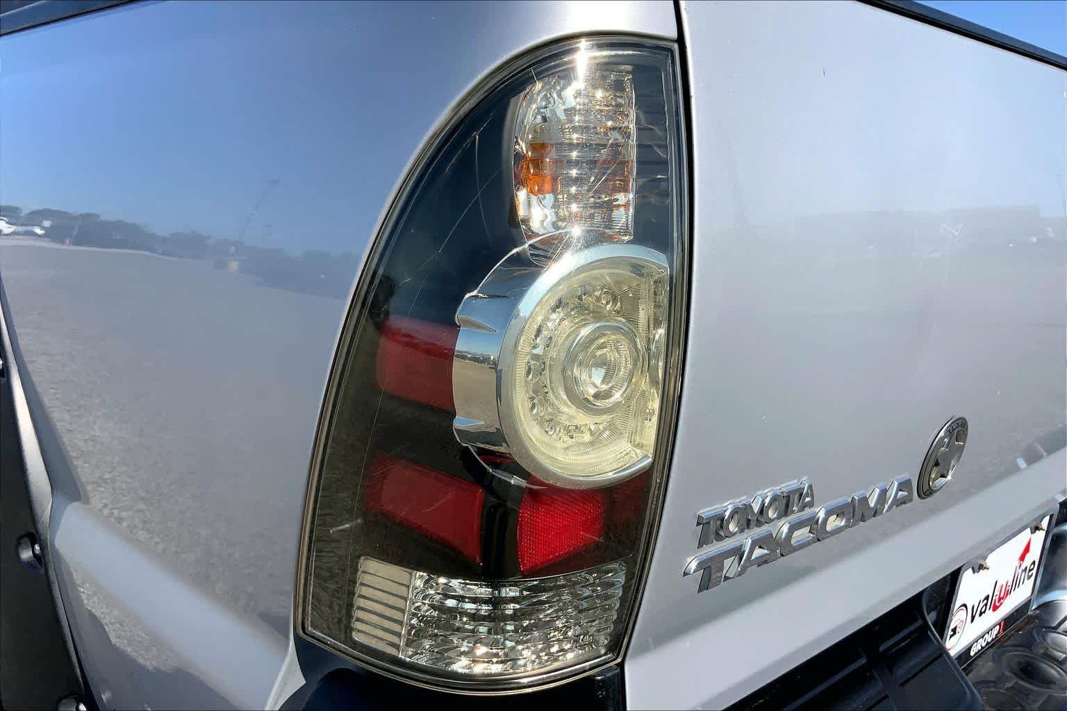 Used 2013 Silver Streak Metallic Toyota PreRunner image 26