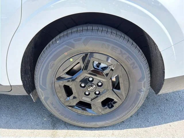 New 2026 Snow White Pearl Kia LXS image 26