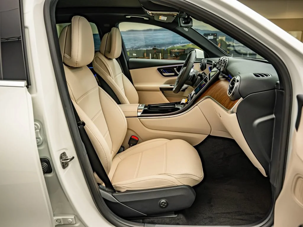 New 2027 Polar White Mercedes-Benz GLC 300 image 35