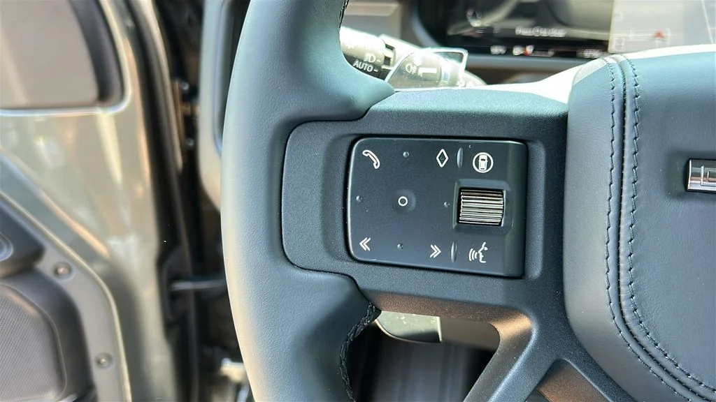 Certified Used 2025 Green Land Rover OCTA image 13