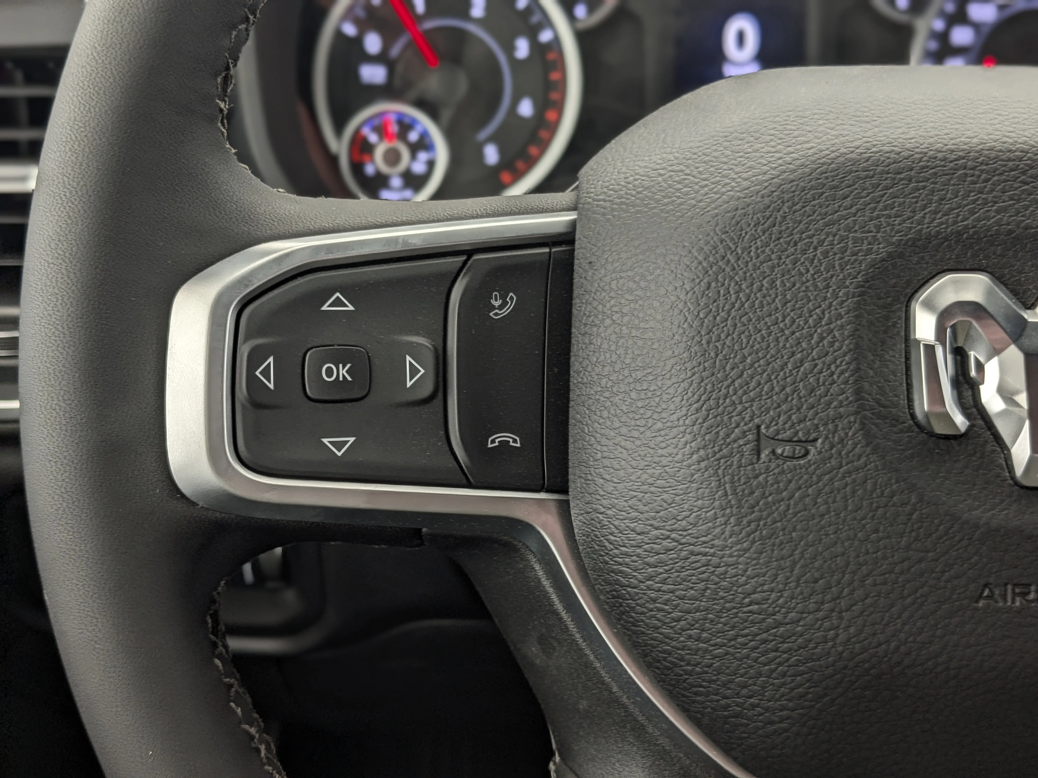 New 2026 Black RAM Big Horn - 6.7L HO Diesel - 12 Nav - Sport App Pkg - 5th Wheel/Gooseneck Prep - Alpine Audio & More image 17