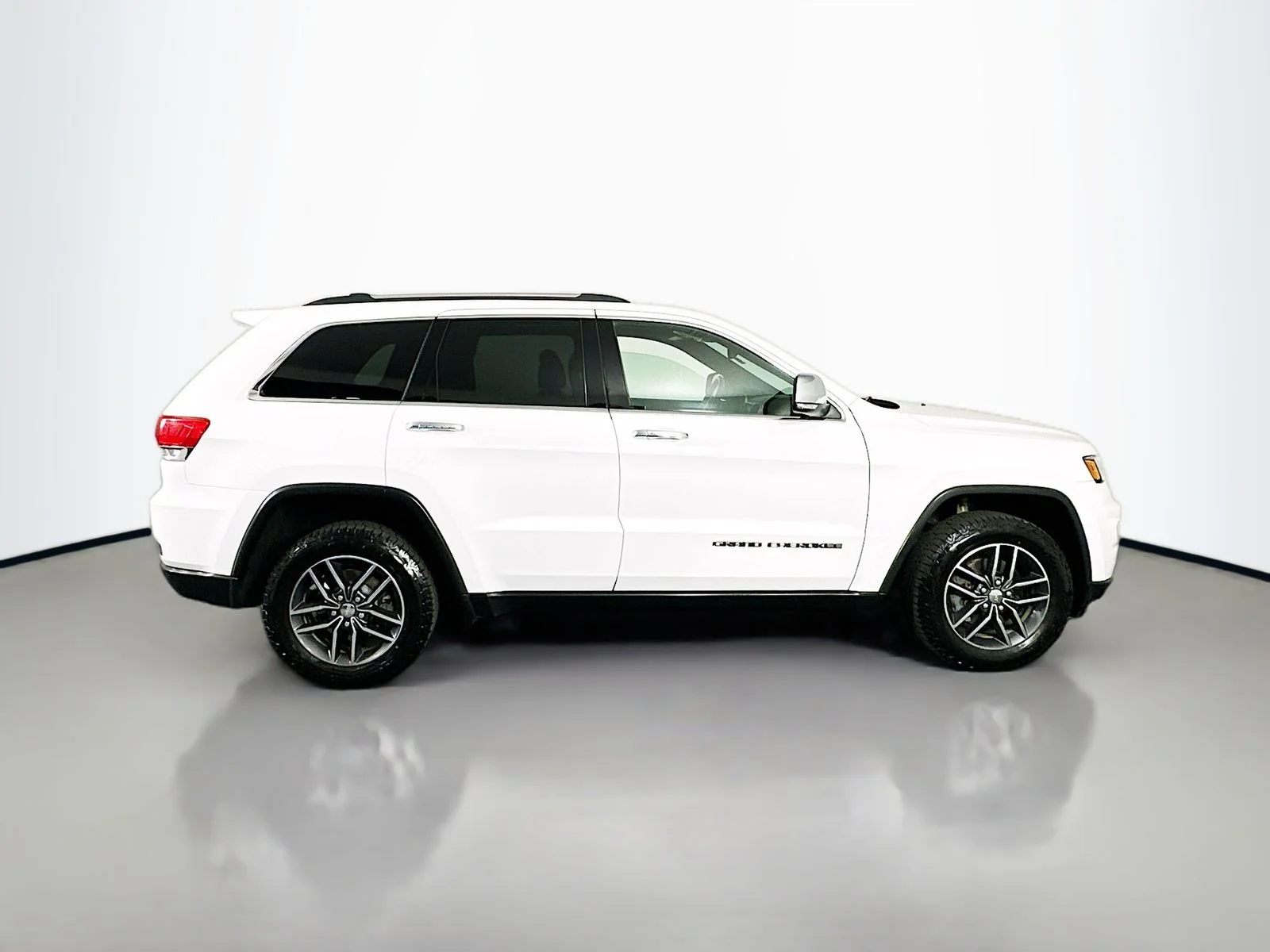 Used 2017 Bright White Clearcoat Jeep Limited image 9