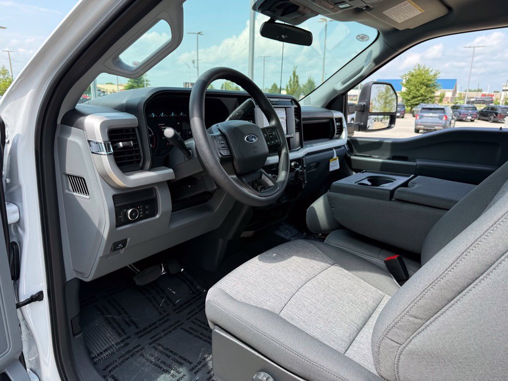 New 2026 Oxford White Ford F-350® XL image 45
