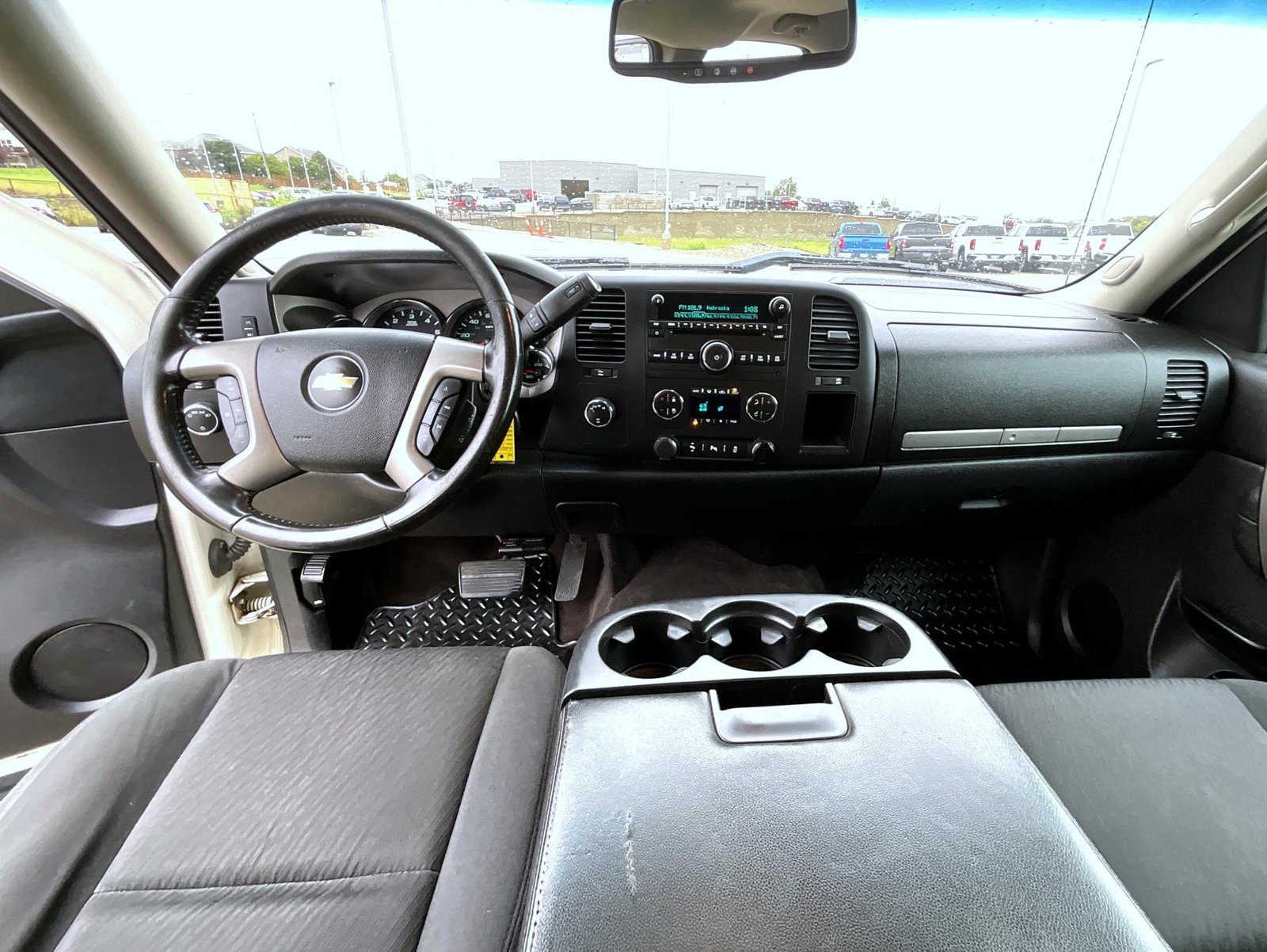 Used 2013 White Chevrolet LT image 14