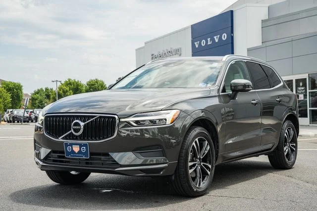 Used 2020 Green Volvo T5 Momentum image 3