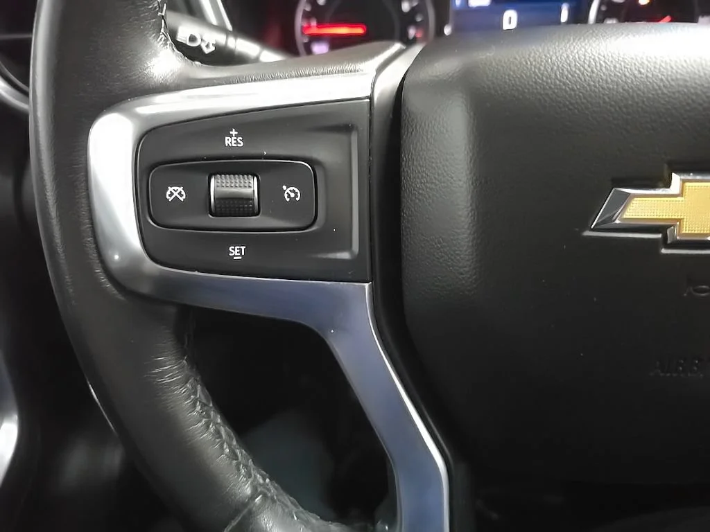 Used 2020 BLACK Chevrolet LT image 18