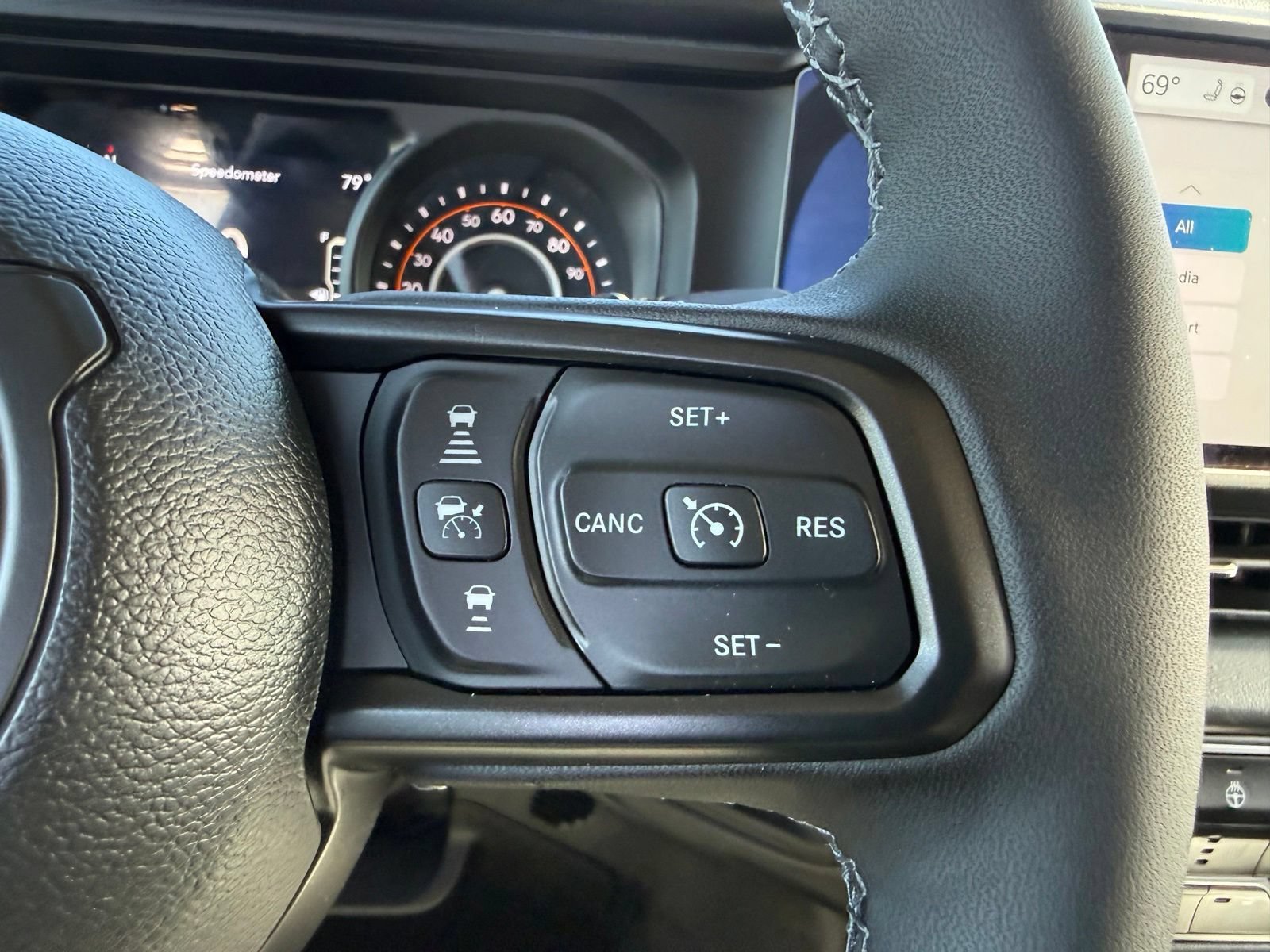 2025 Jeep Wrangler 4-Door Rubicon - Photo 18
