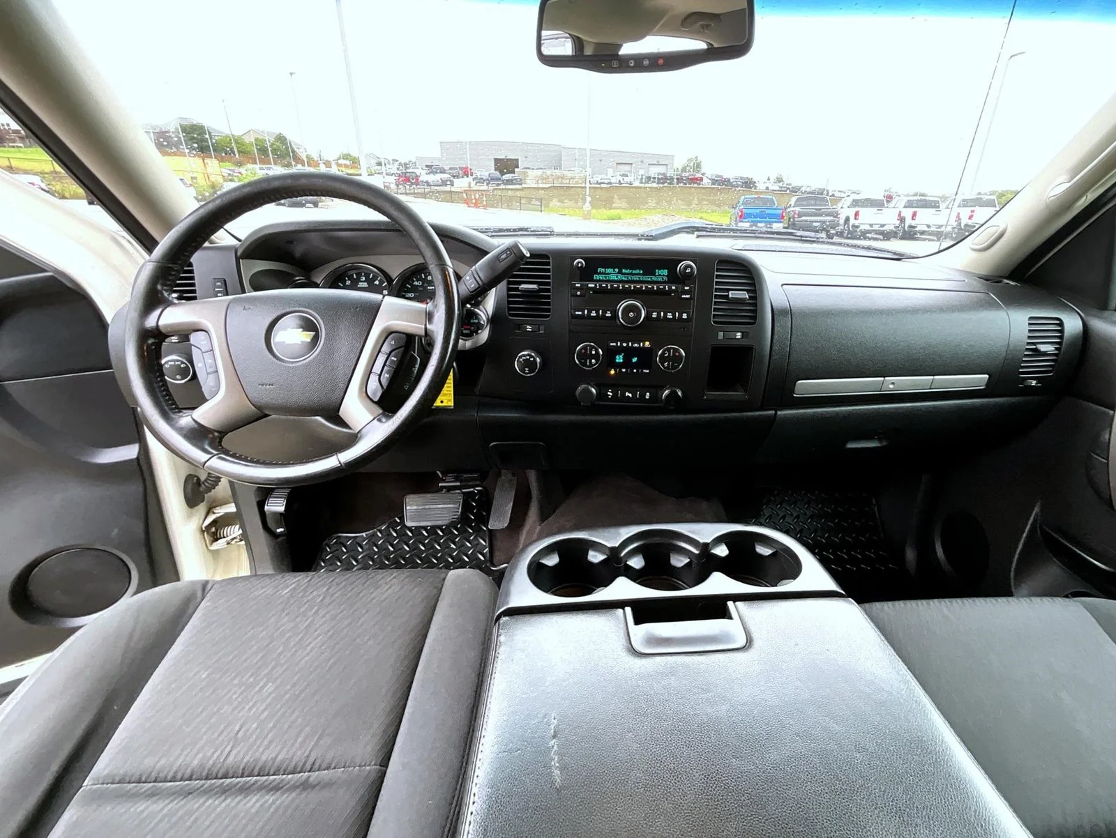Used 2013 White Chevrolet LT image 14
