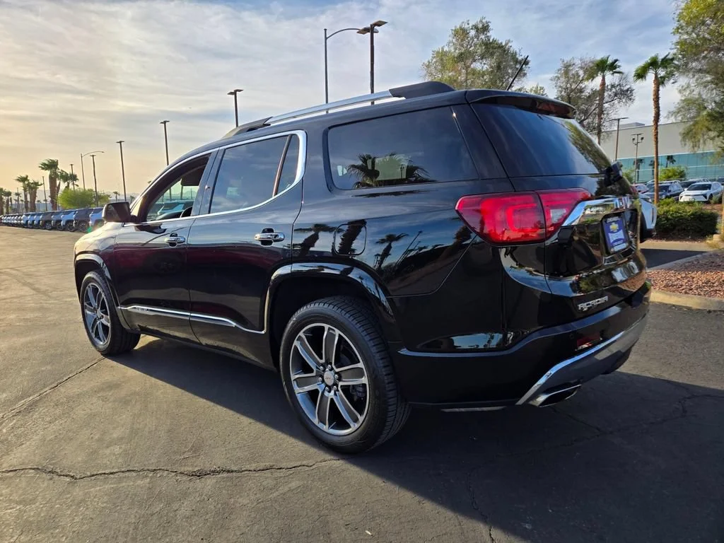 Used 2017 EBONY TWILIGHT METALLIC GMC Denali image 4
