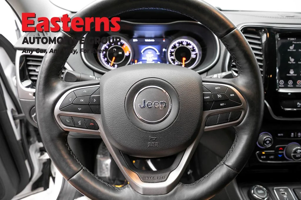 Used 2019 White Jeep Limited image 10