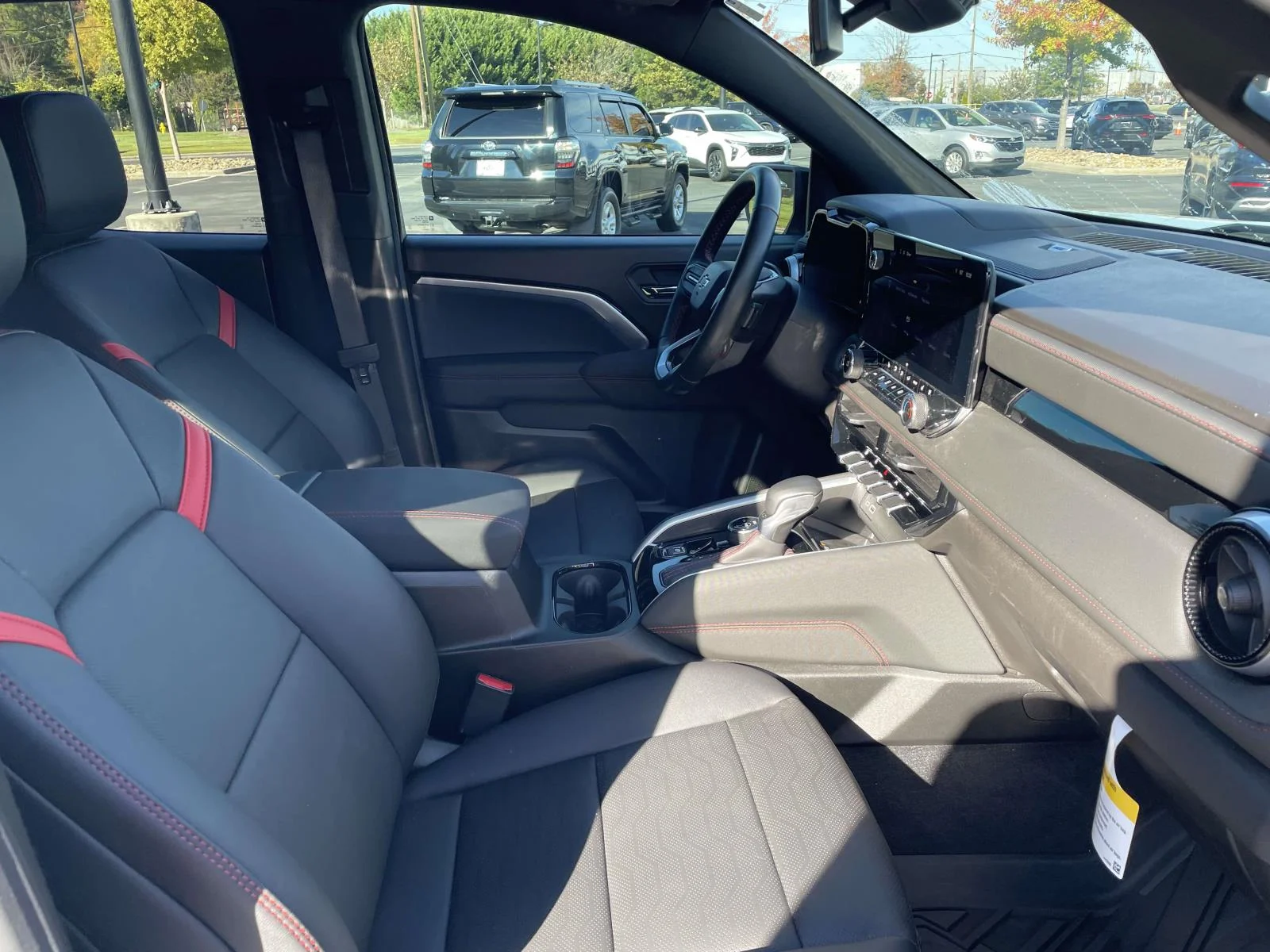 Certified Used 2025 Snowdrift Metallic Chevrolet Z71 image 8