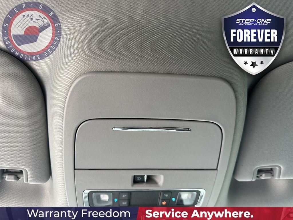 Used 2022 White Ford Lariat image 26