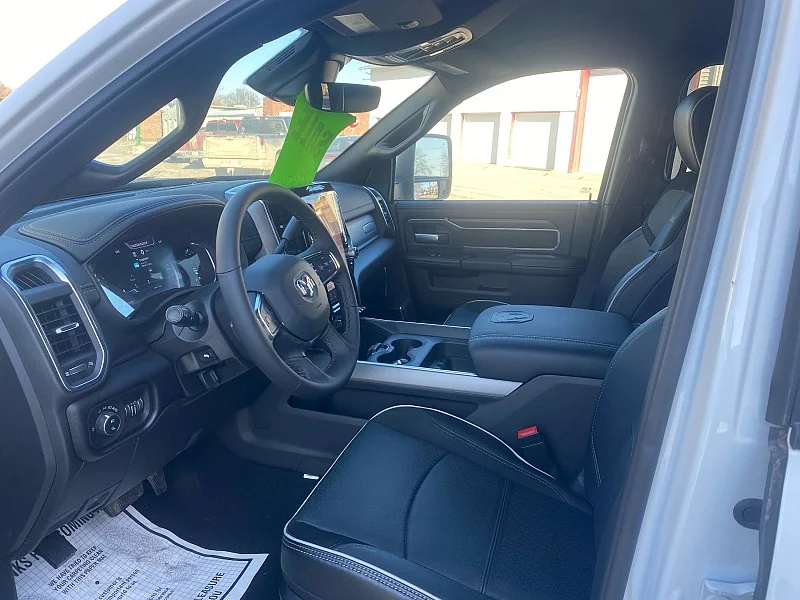 2026 RAM 3500 Laramie - Photo 9