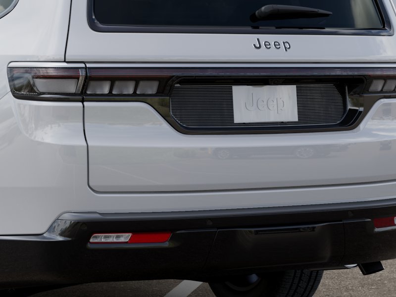 New 2026 Bright White Clear-Coat Exterior Paint Jeep 4x2 image 39