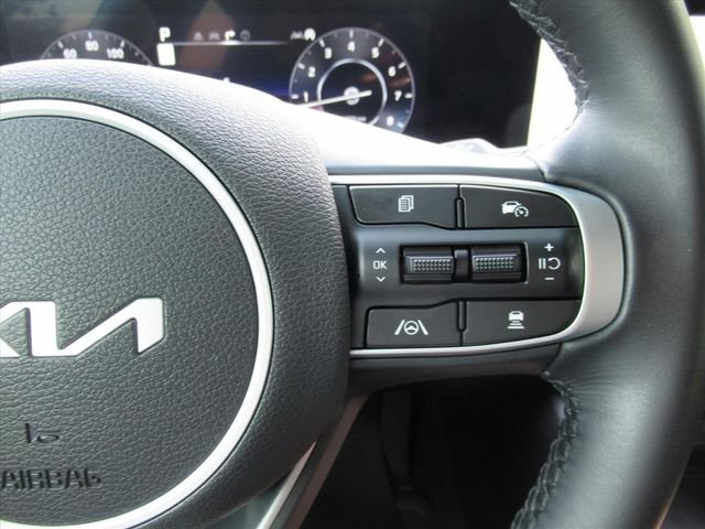 Used 2025 White Kia SX image 24