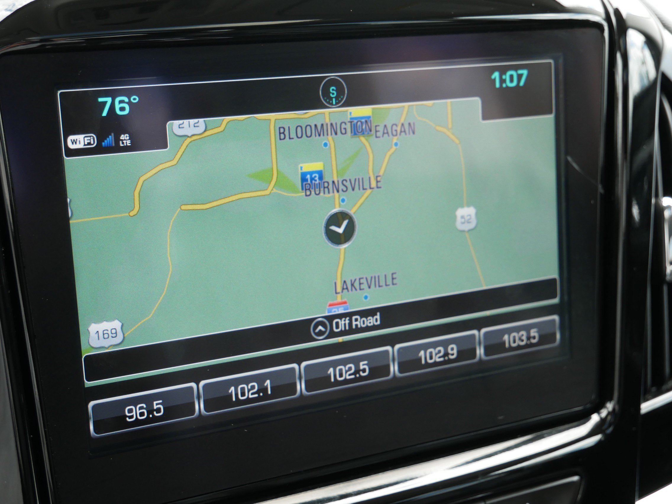 Used 2018 Black Currant Metallic Chevrolet Premier image 22