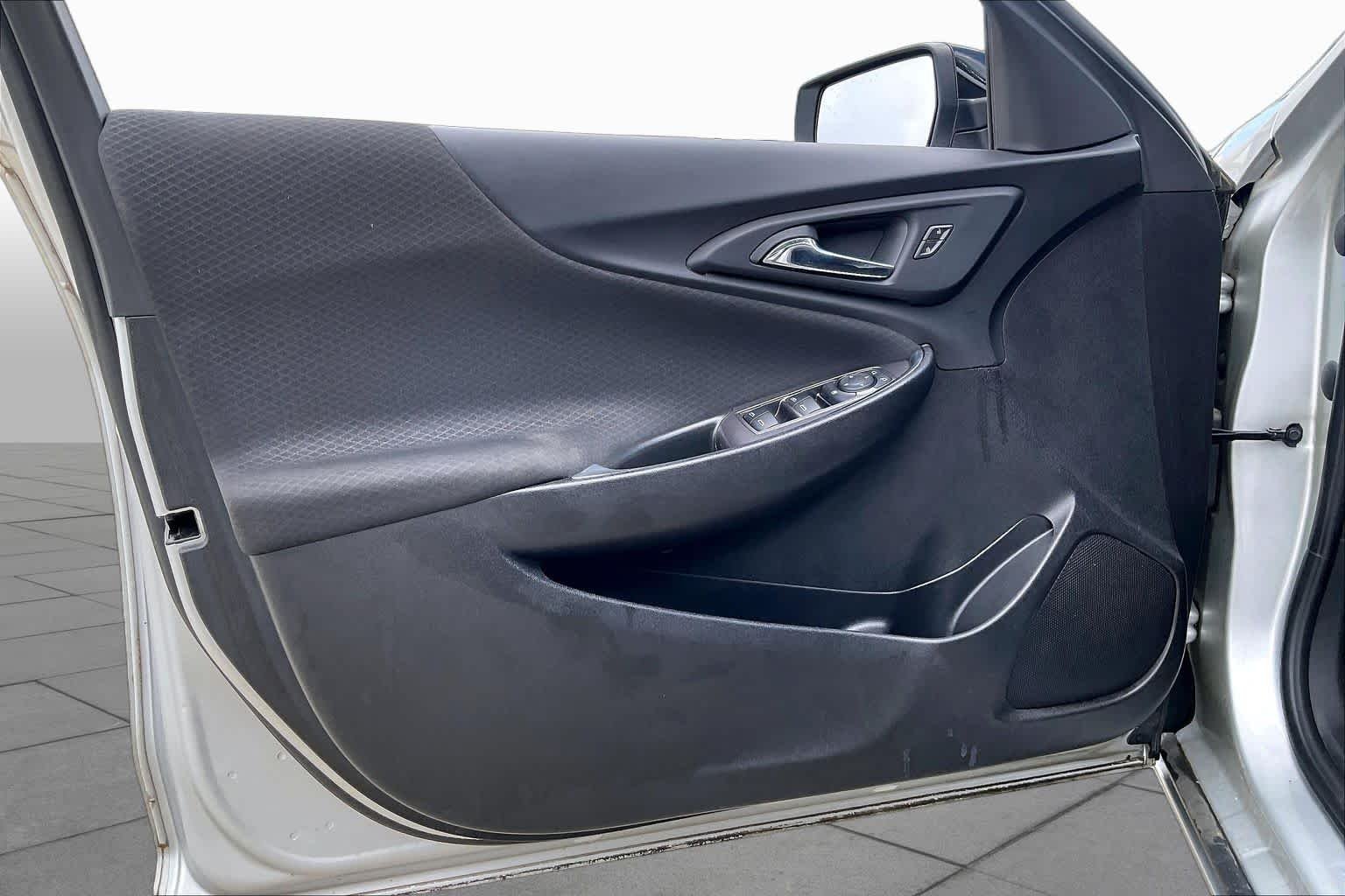 Used 2021 Silver Ice Metallic Chevrolet LT image 19