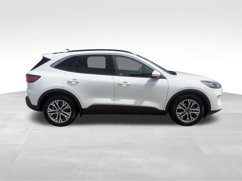 Used 2022 White Ford SEL image 7