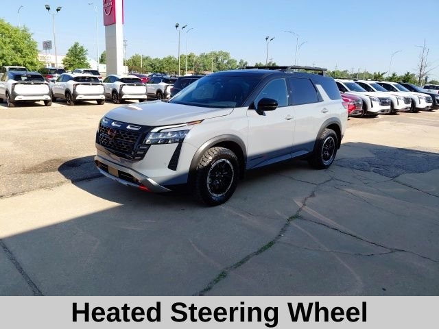 New 2026 Boulder Gray Pearl / Super Black Two-tone Nissan Rock Creek® image 9
