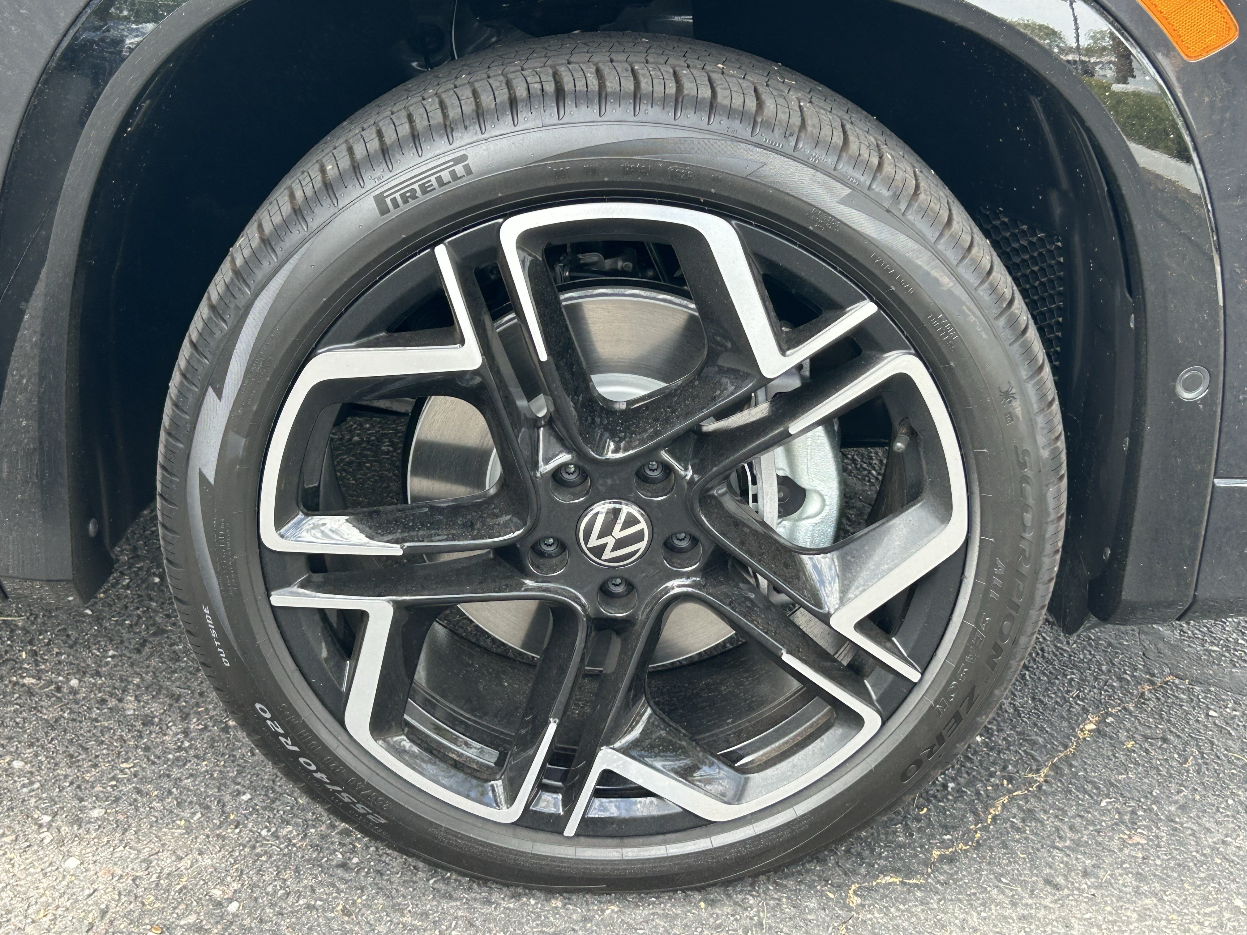 New 2026 Deep Black Pearl Volkswagen SEL R-Line Turbo image 5