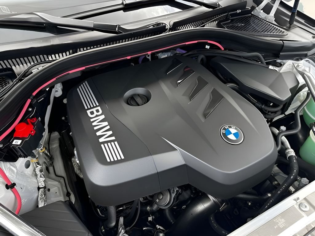 New 2026 Alpine White BMW 30 xDrive image 25
