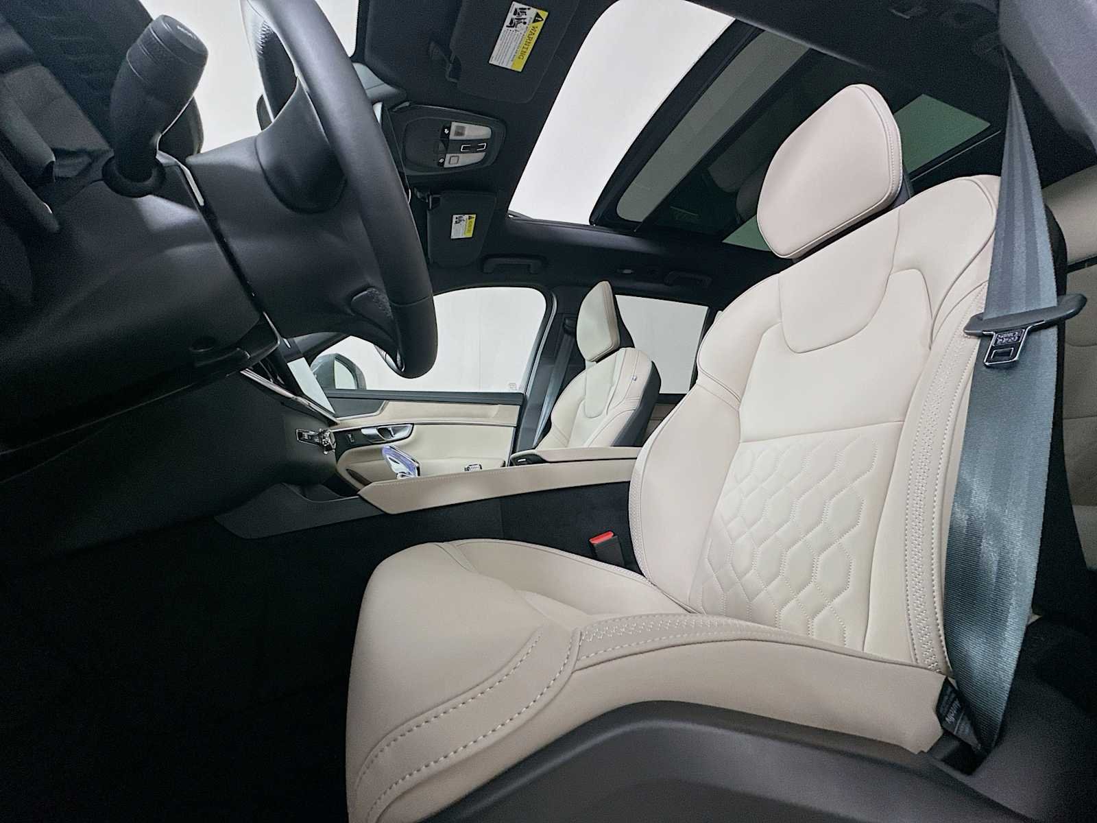 New 2026 Vapour Grey Volvo Plus image 18