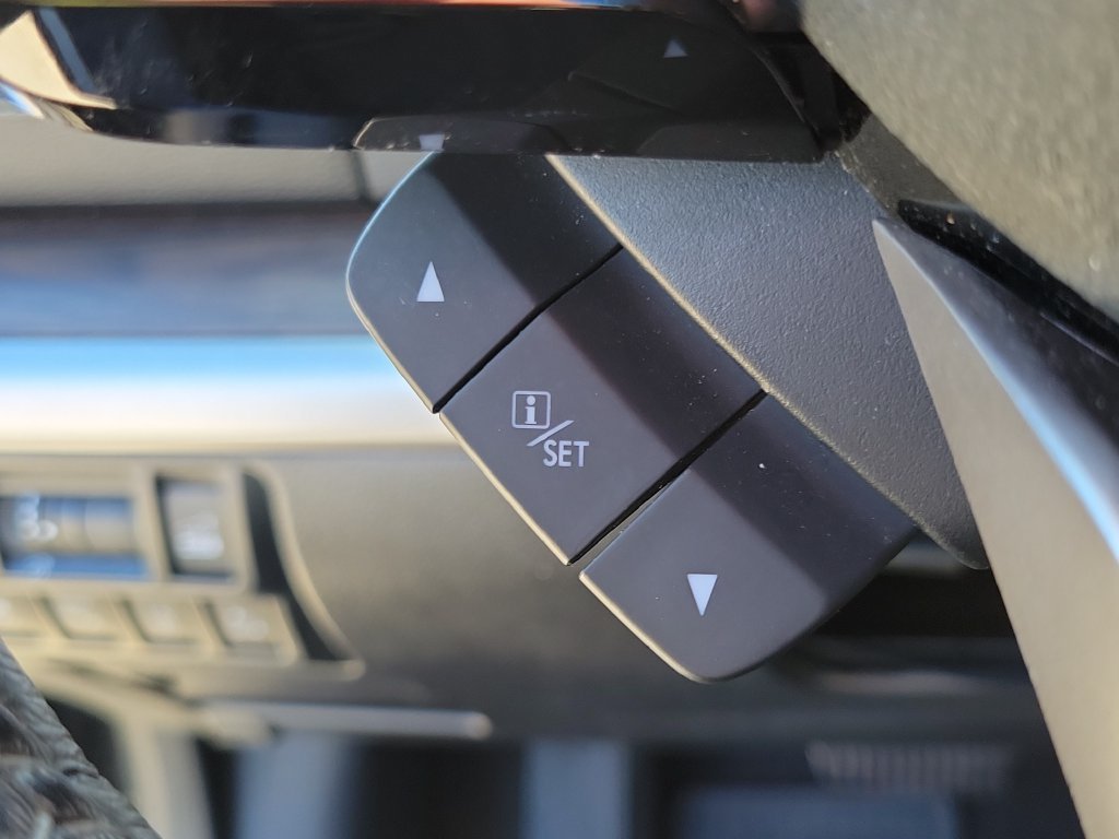 Used 2019 Black Subaru 2.5i Touring image 25