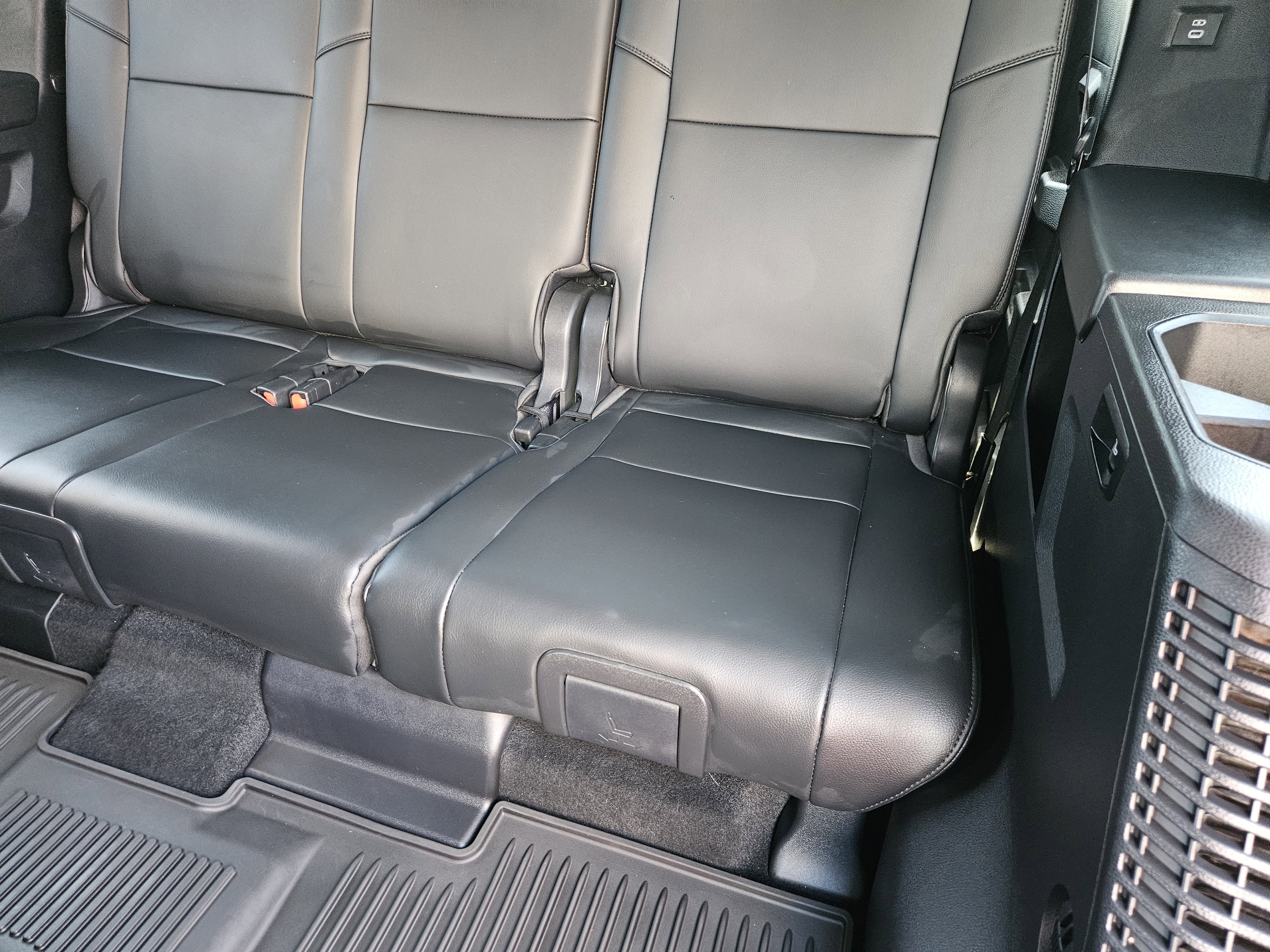 2025 Toyota Sequoia SR5 - Photo 32