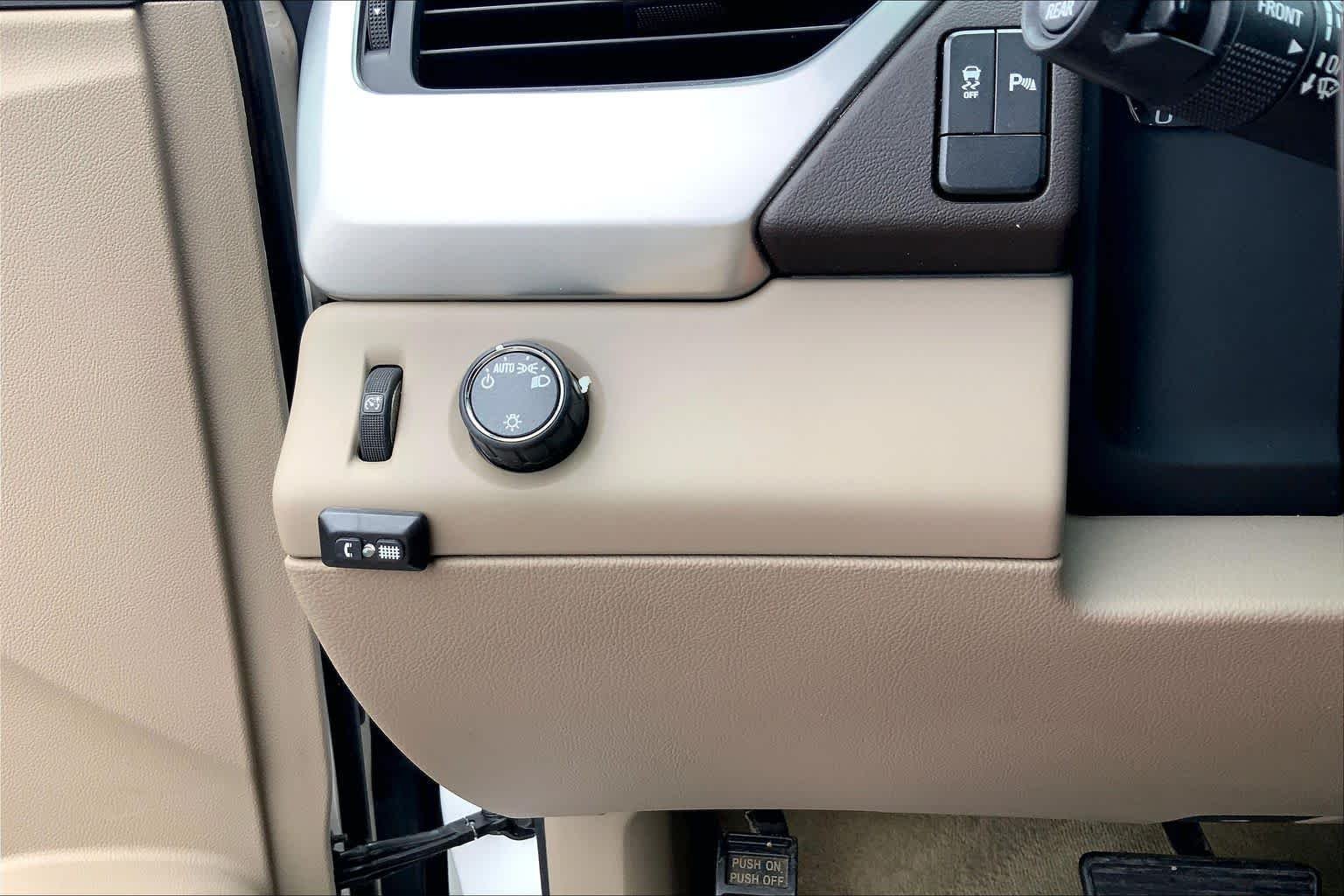 Used 2015 Summit White Chevrolet LS image 35