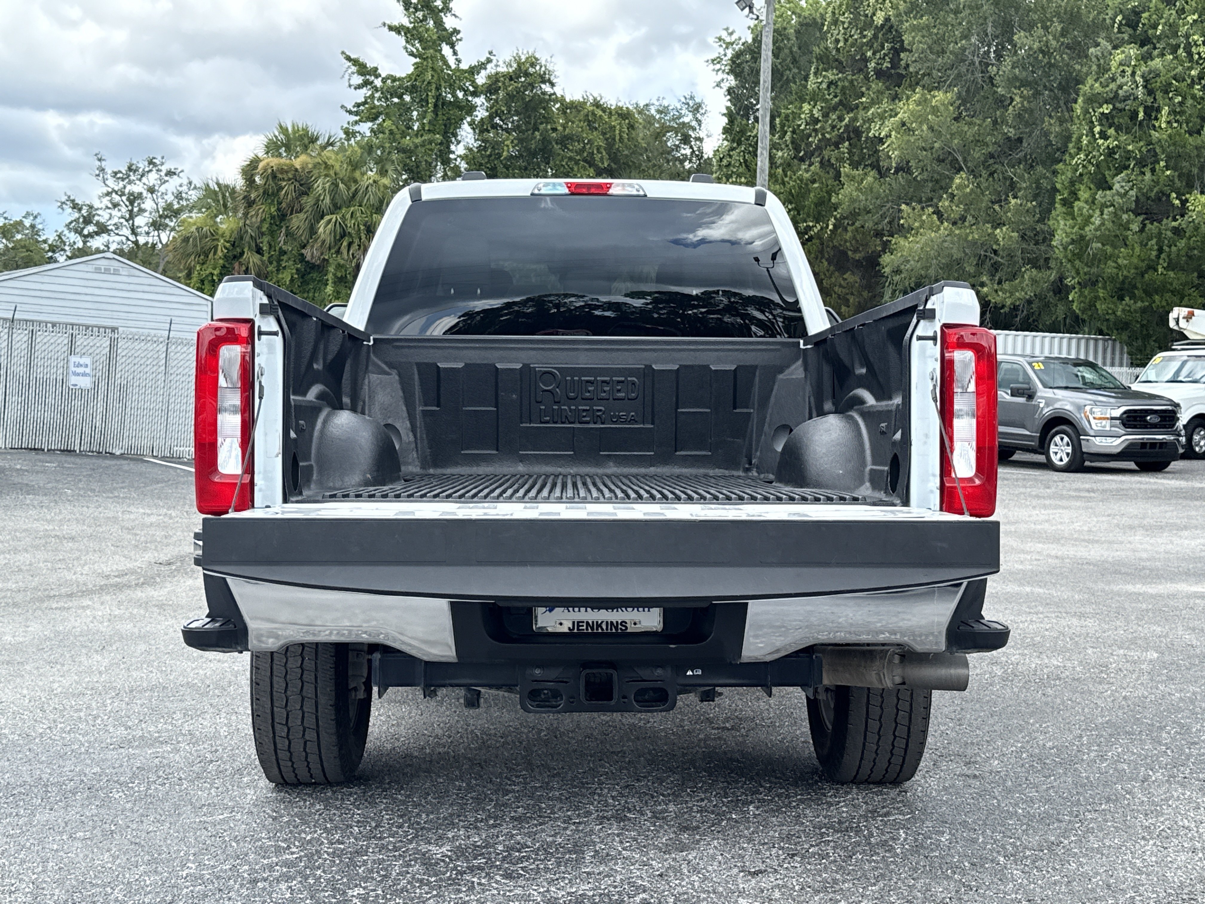 Used 2025 Oxford White Ford XLT image 19