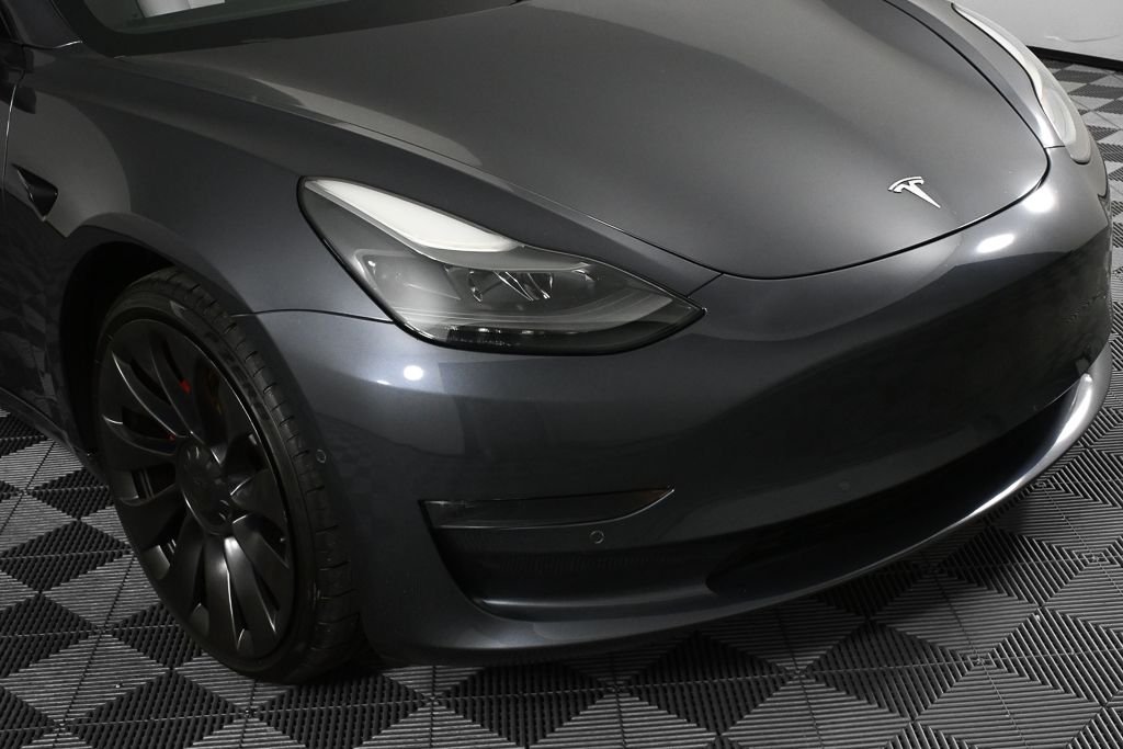 Used 2022  Tesla Performance image 30