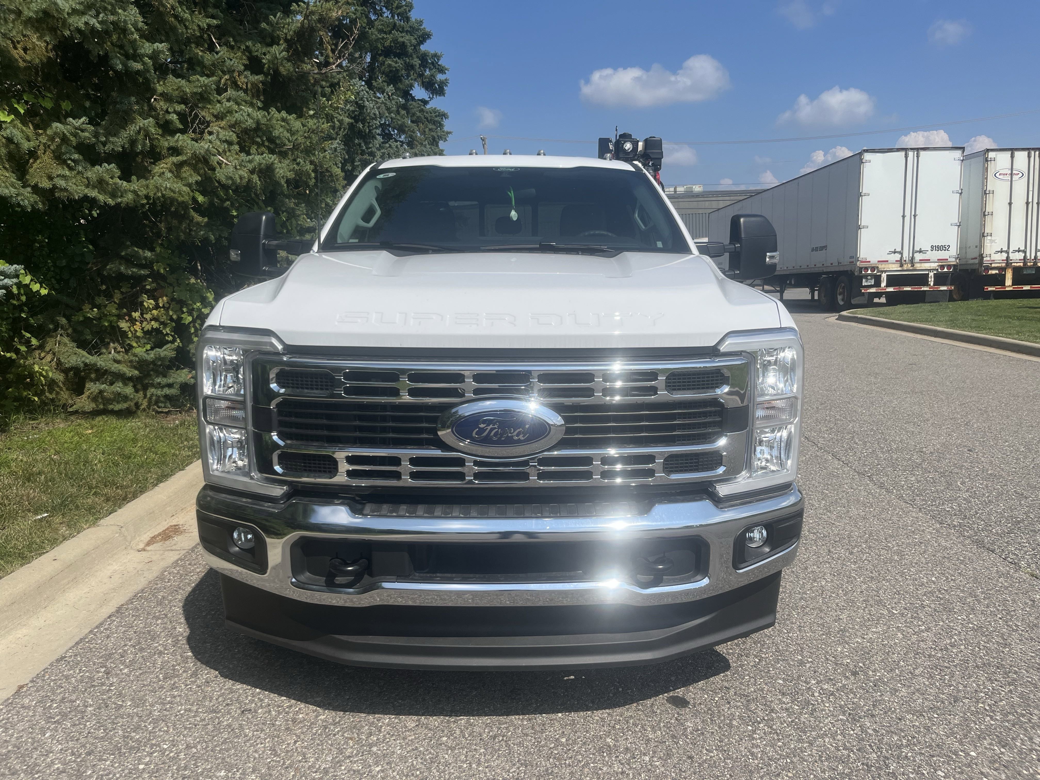 2025 Ford F-350 Super Duty Chassis Cab XL