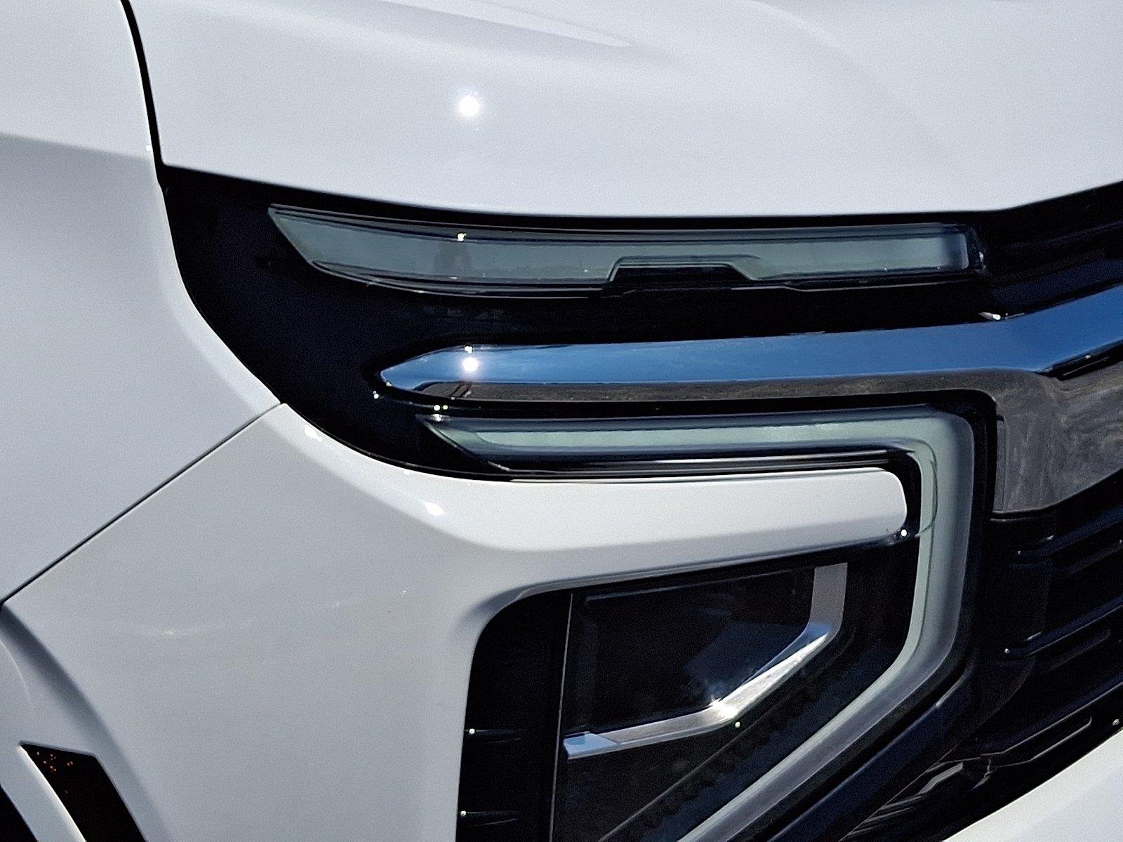 Used 2025 Summit White Chevrolet LS image 9